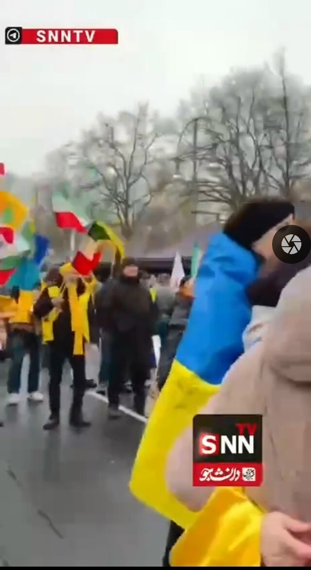 На "иранском" митинге в европах оказались почему-то в основном хохлы и сирийцы