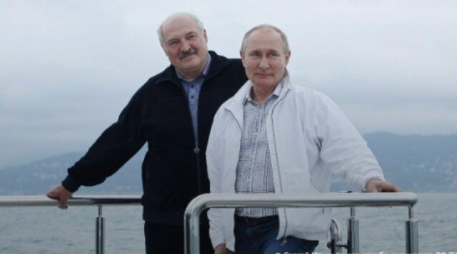 Лукашенко заявил, что нет той силы, которая способна оторвать Белоруссию и Россию друг от друга: "Обстоятельства так сложились, что они нас воедино связали, наверное, на долгие-долгие десятилетия и века"