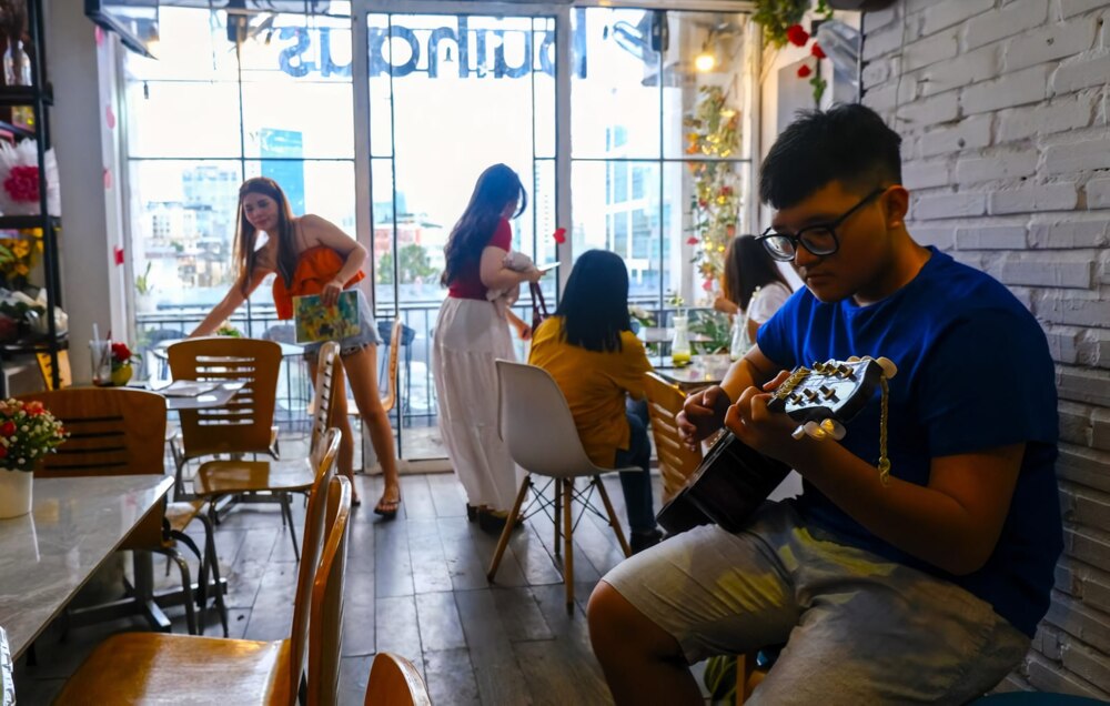 Девятиэтажка кафе и ресторанов во Вьетнаме