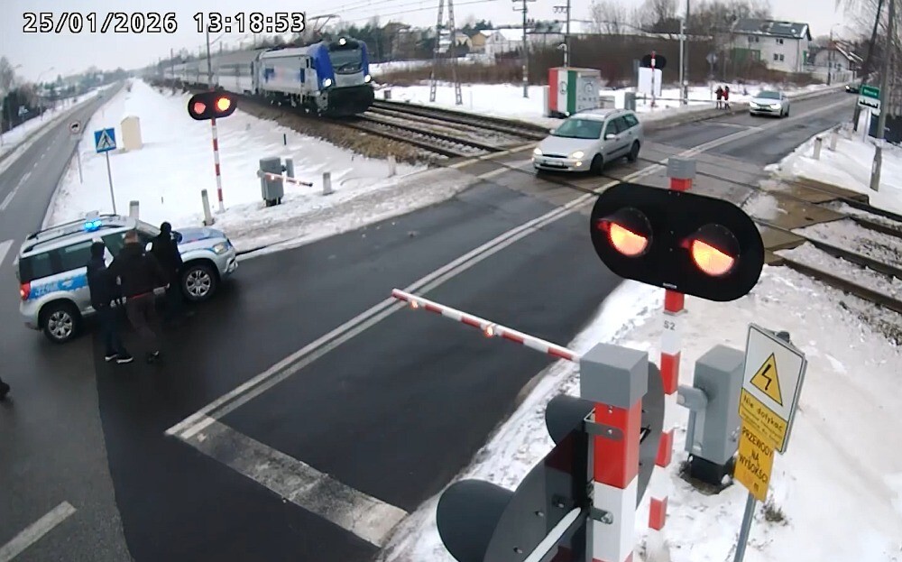 Встреча поляка с двумя поездами