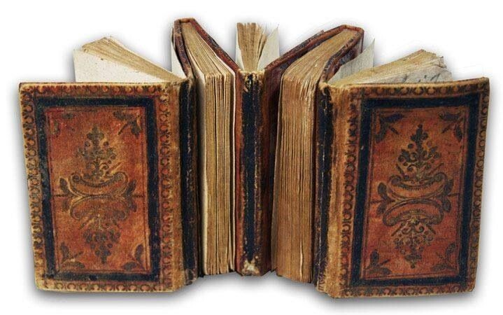 Средневековые переплёты dos-à-dos: книги, которые смотрели друг на друга
