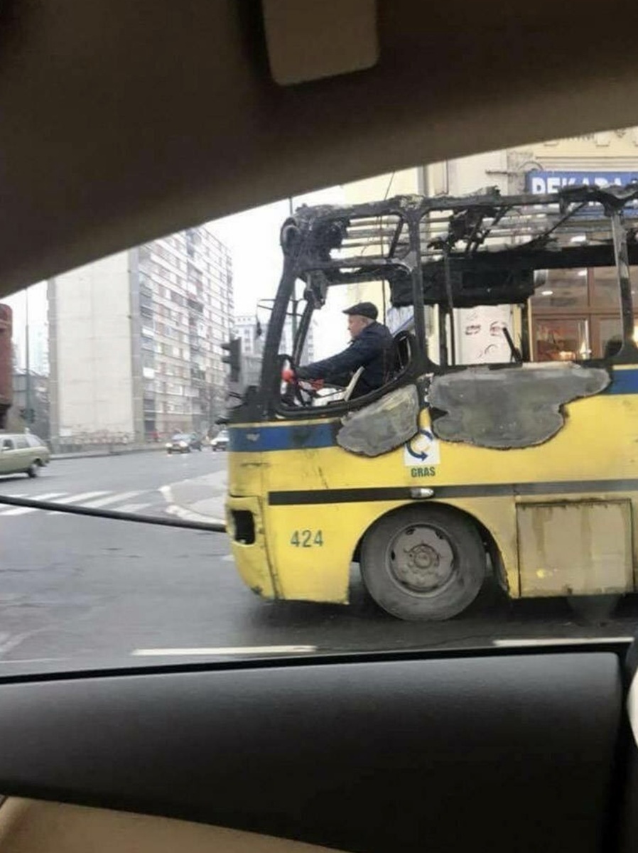 Железные нервы: 16 фото, доказывающих, что спокойствие — это суперсила Железные нервы: 16 фото, доказывающих, что спокойствие — это суперсила выдержка, спокойствие, самообладание, эмоции, жизненные ситуации, приколы, фото, подборка, реакция, стресс, юмор, не паникуй, крутость