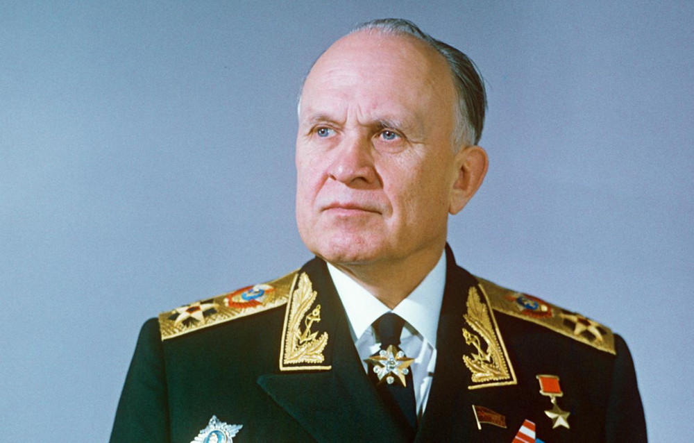 Красный флаг — табу для пиратов: как СССР защитил свои корабли ссср, история, флот, пираты, малаккский пролив, 8-я эскадра, суда-ловушки, адмирал горшков, морпехи, защита судов, индийский океан, сомалийские пираты