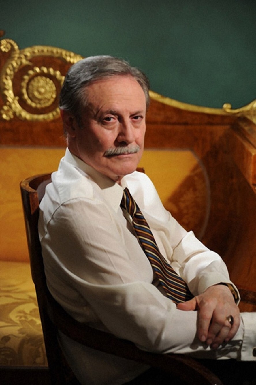 Юрий Соломин