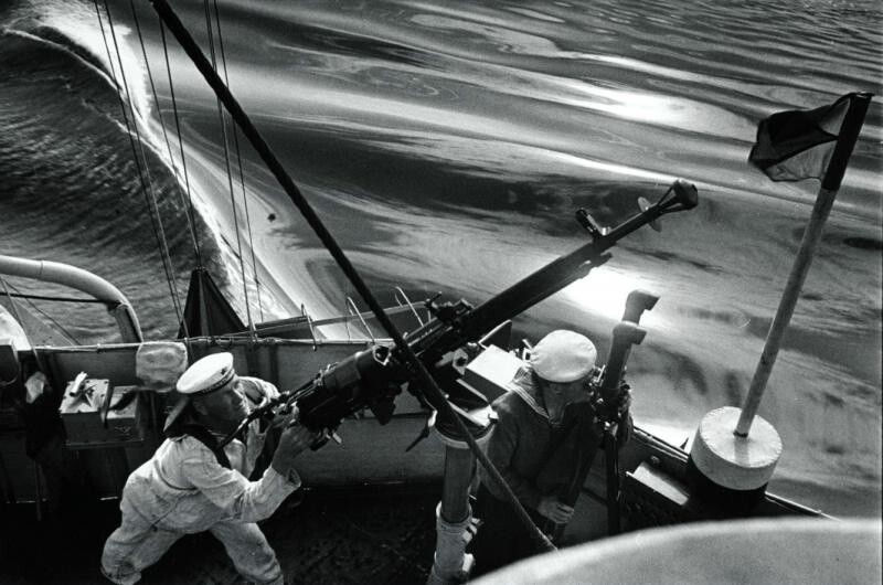 Боевая тревога. Черное море. 1941 год. Автор: Яков Халип.
