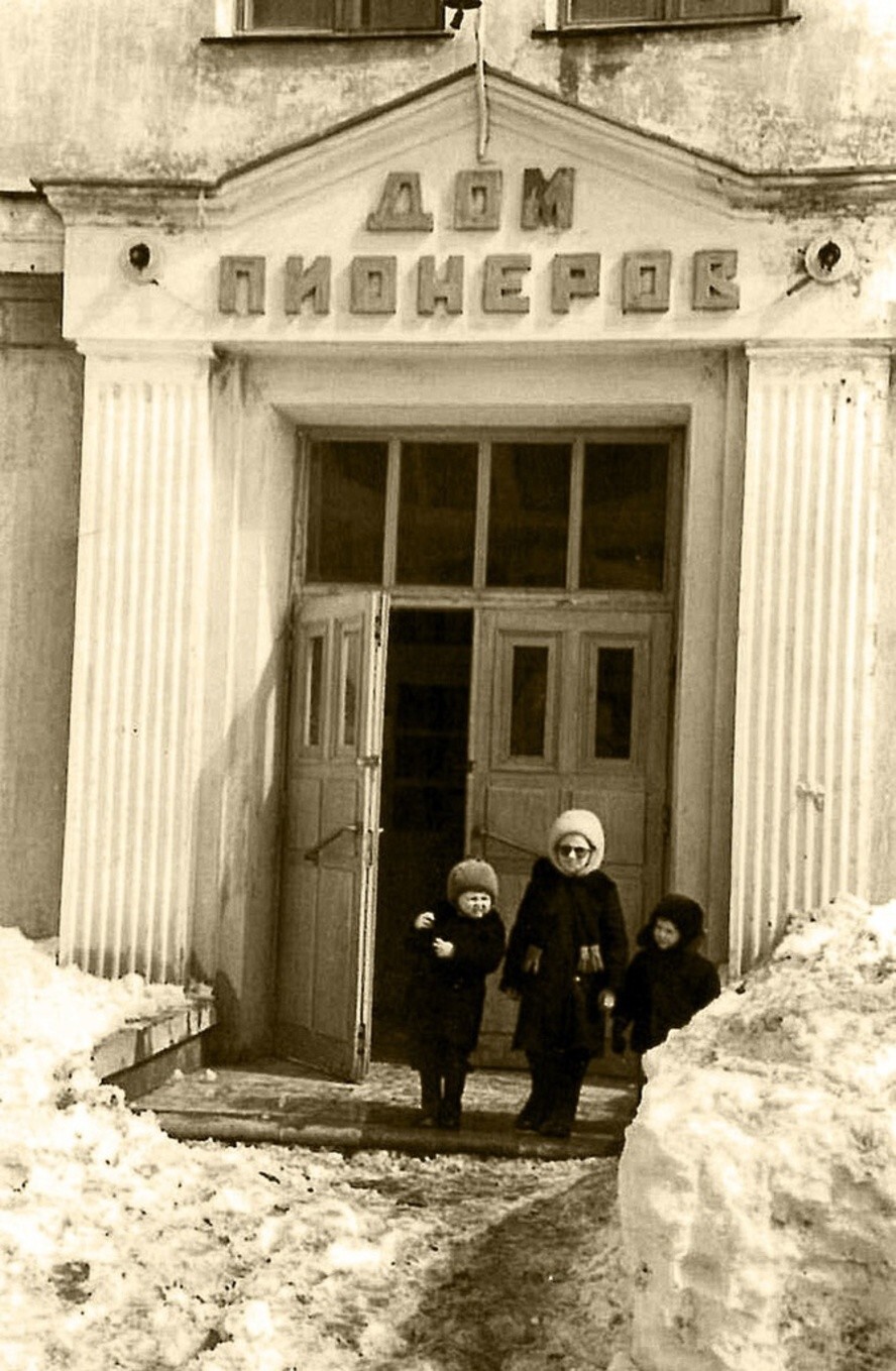 Город у вулканов: Петропавловск-Камчатский на старых фотографиях петропавловск-камчатский, старые фотографии, история камчатки, ретро снимки, владислав микоша, всеволод тарасевич, владимир носов, советские фотографии, авачинская бухта, день рыбака, порт, 1934 год, 1979 год, архивные фото, камчатские рыбаки, краеведение, ссср, дальний восток, город у вулканов