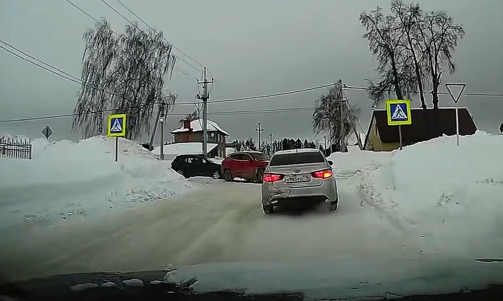 Без ДТП, просто женщина за рулём