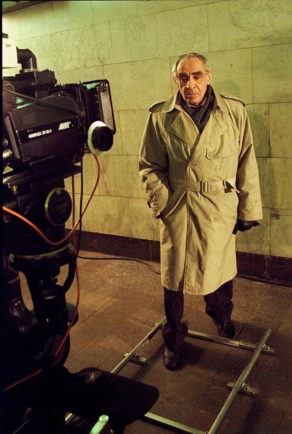 Зиновий Гердт на съёмках социальных роликов канала ОРТ, серия «Мы помним», 1996 год.