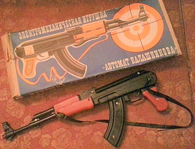 Игрушечное оружие Советского Союза: автоматы
