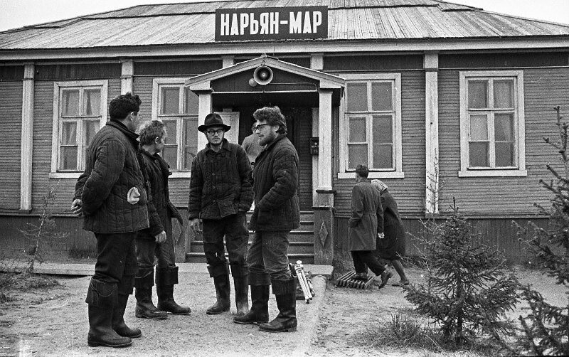 Переносимся в Ненецкий автономный округ. В аэропорту Нарьян-Мара.