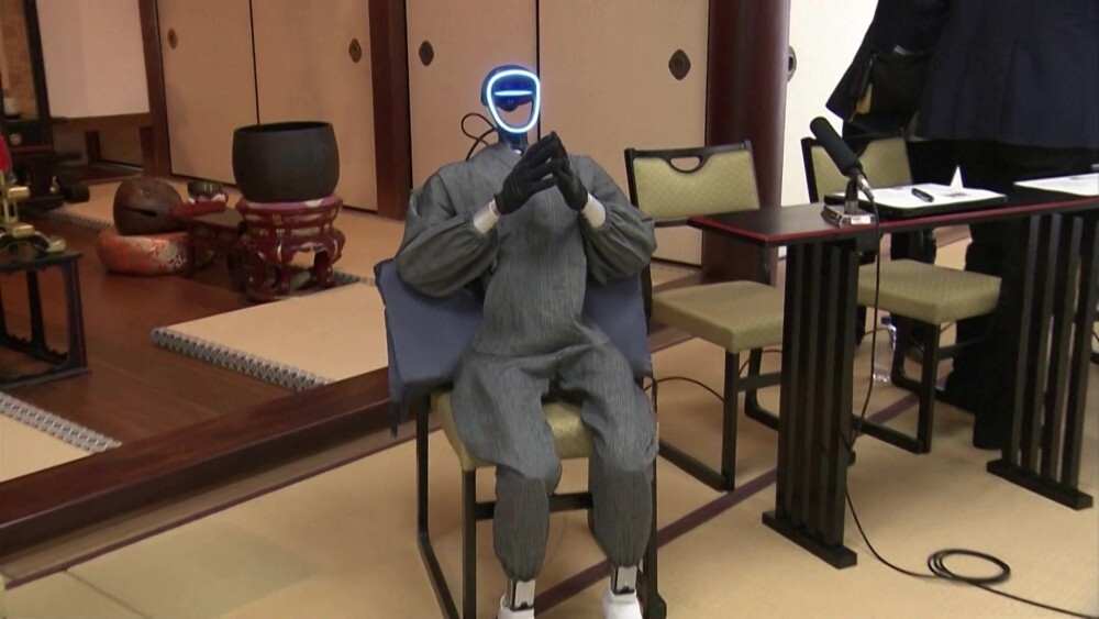 В Японии представили робота-монаха