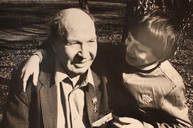 Семен Коновалов с внуком Юрой