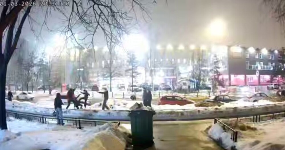 Подростки избили двух мужчин в Санкт-Петербурге