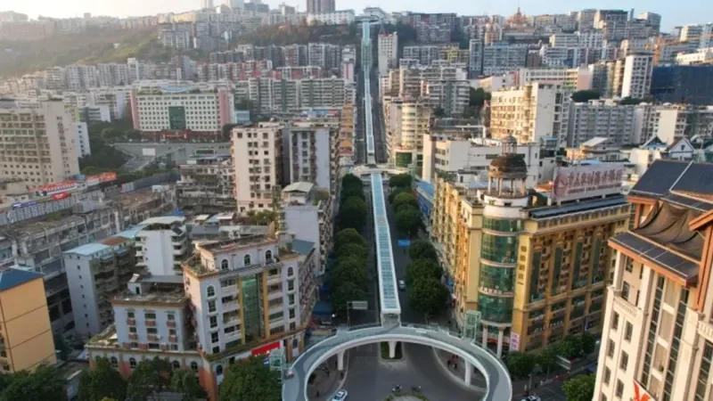 Самый длинный эскалатор в мире