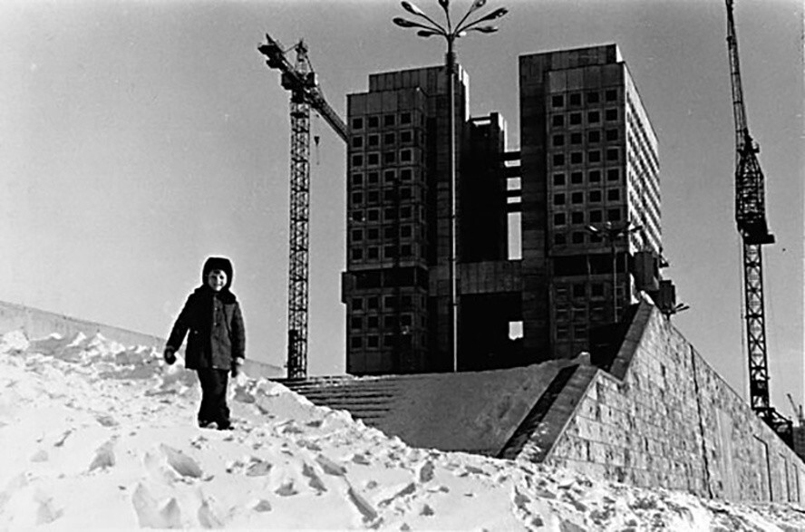 Дом Советов. Январь 1982 года.