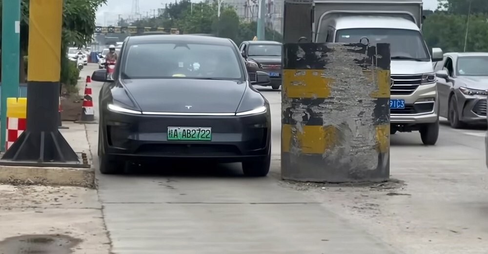 9 из 10 машин получают повреждения, когда пытаются тут проехать