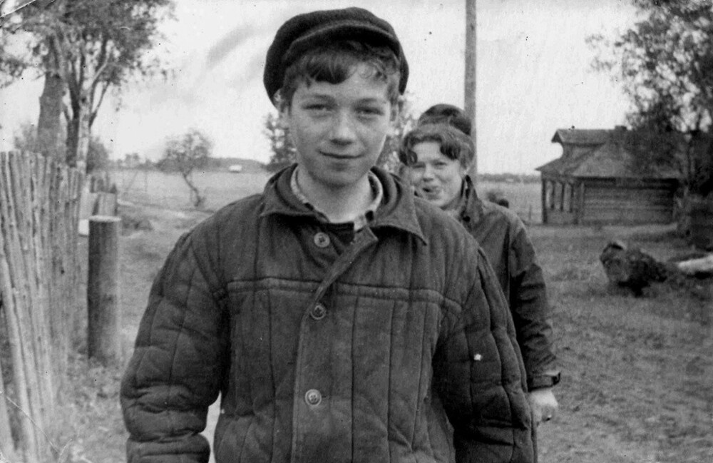 Прогулка по деревенской улице. 1970–1972 годы. Неизвестный автор