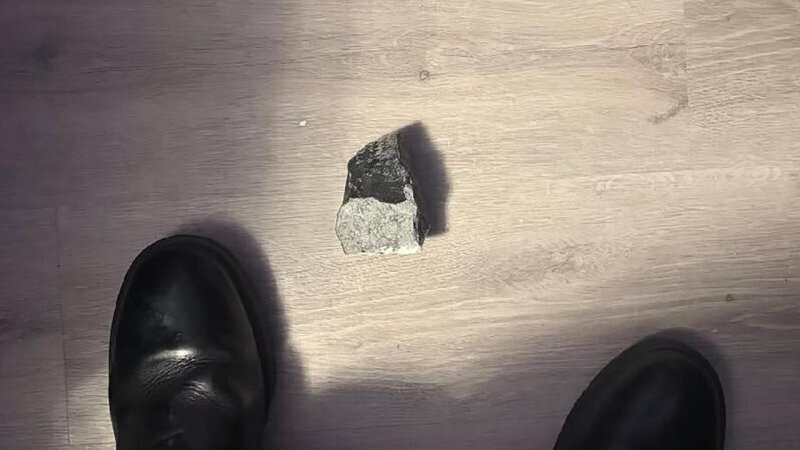 Фрагмент метеорита пробил крышу дома в Техасе