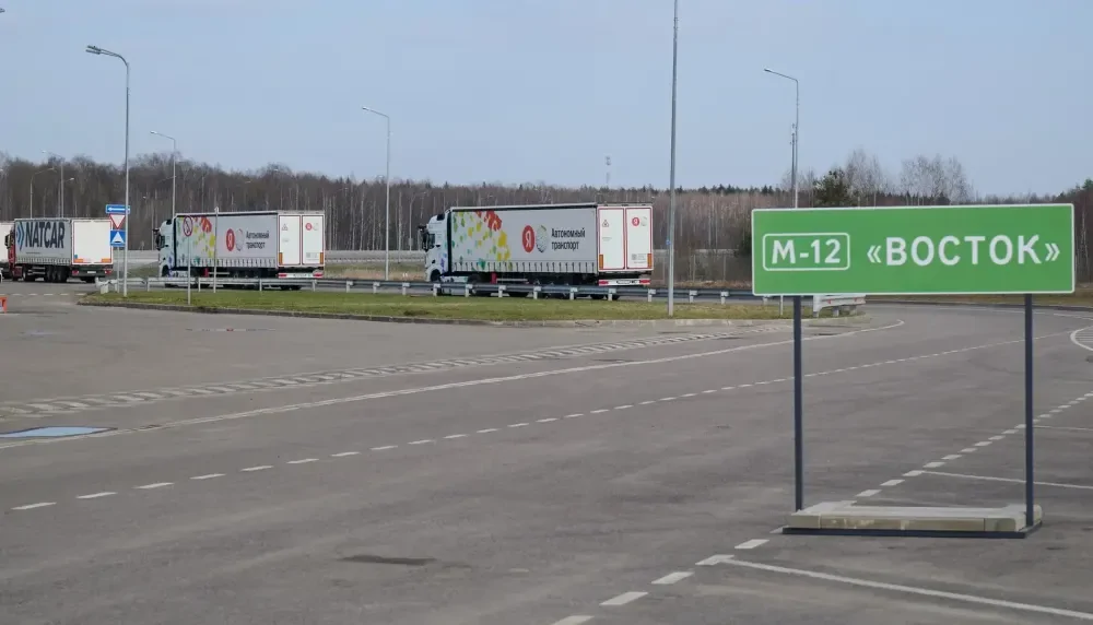 Путин анонсировал запуск движения беспилотных грузовиков на трассе М-12