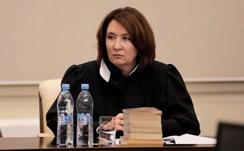 Суд арестовал имущество скандальной «золотой судьи» Елены Хахалевой
