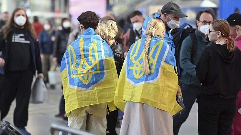 Разочарование вместо рая: у украинских беженцев массово отнимают детей в Европе