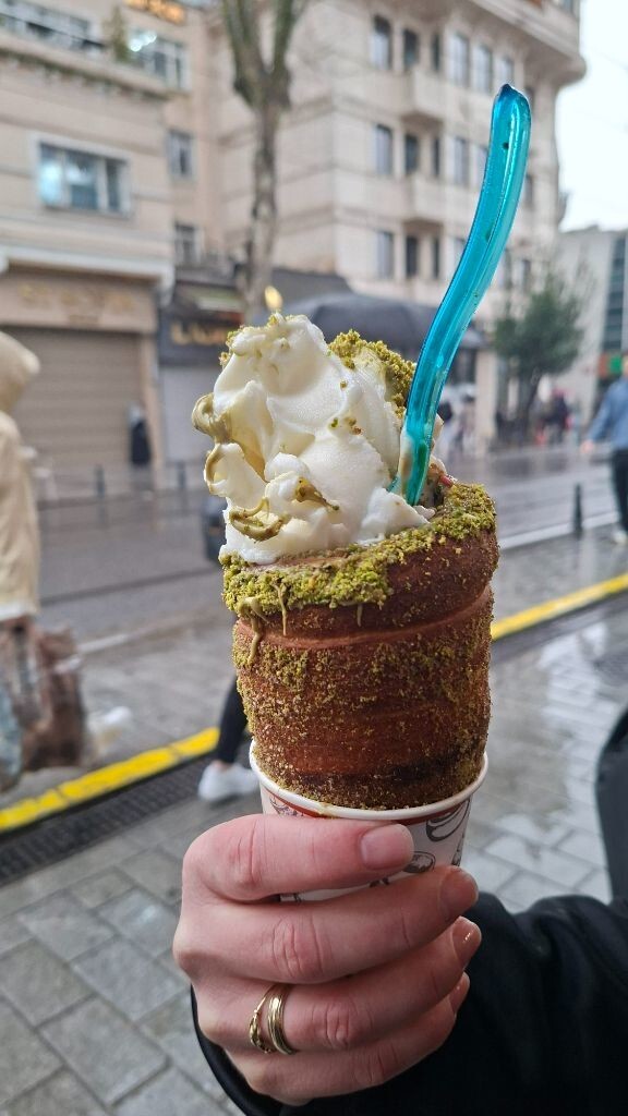 Ну и куда без мороженное
