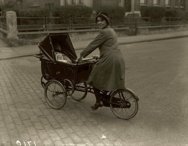 Коляска-велосипед, 1920-е, Европа