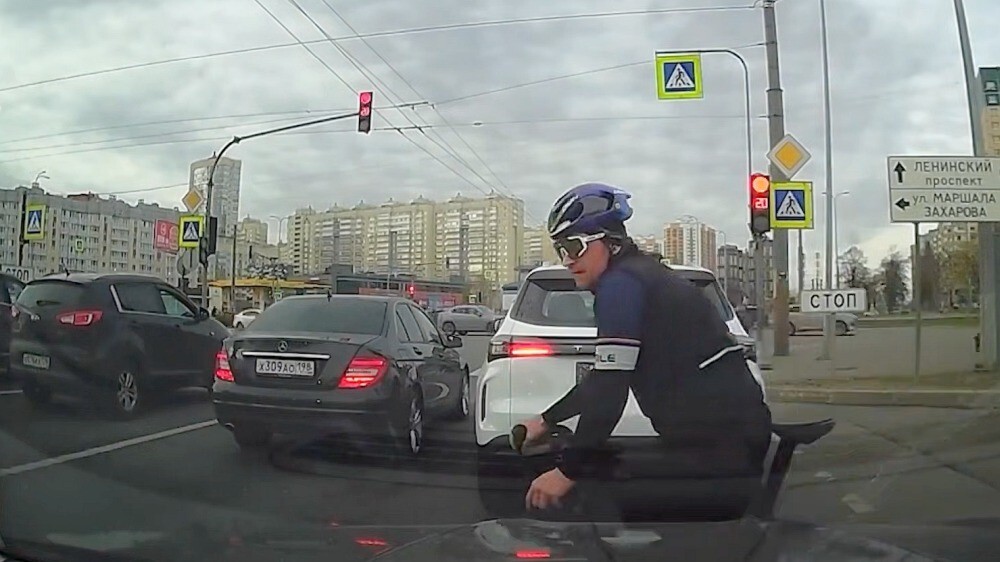 Велосипедист питерский, обиженный
