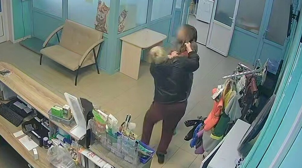 Женщина подралась с сотрудницей ветеринарной клиники