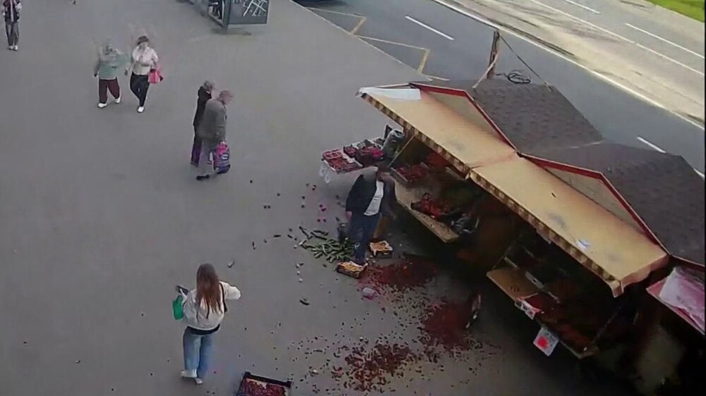 В Петербурге одни торговцы разгромили прилавок других