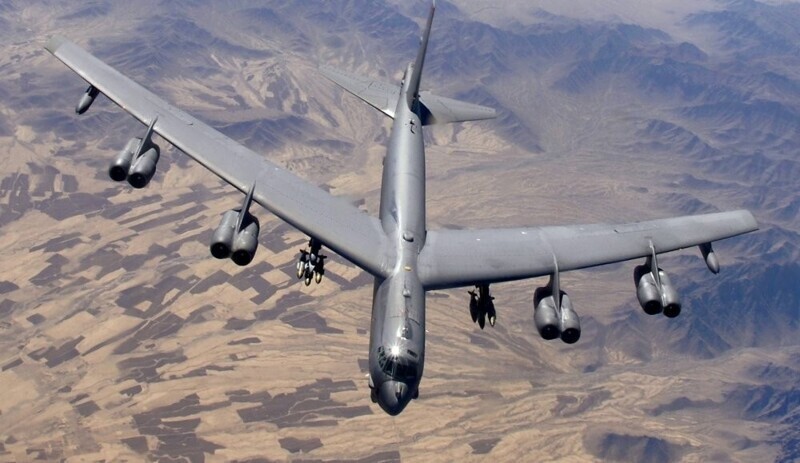 В Калифорнии разбился бомбардировщик B-52