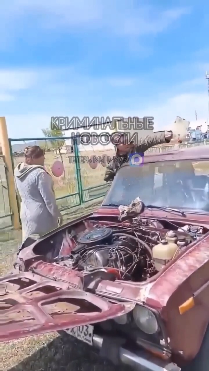 В Бурятии мужичок немножко перепил и хотел спалить семейную машину