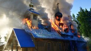 "Она все деньги относила в церковь": житель Ленинградской области поссорился с женой и сжёг  храм