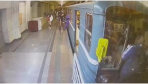 Полицейские оперативно задержали зацепера, прокатившегося по подземному тоннелю на поезде