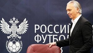 Российский футбол заплутал в двух соснах