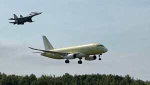 Минпромторг показал первый полёт импортозамещённого самолёта SJ-100