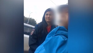 Полицейские более часа убеждали пенсионерку прекратить разговор с мошенниками