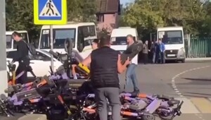 Вся суть отношения москвичей  к электросамокатам в одном видео