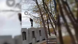 В Пермском крае ищут девушку, устроившую танцы на памятнике героям Великой Отечественной войны