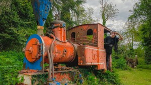 В абхазских горах нашли 120-летний паровоз, рядом с которым похоронен его машинист!