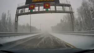 Автодор показал видео от участников массового ДТП на трассе М11 и рассказал как делать не надо