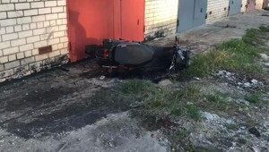 Убил себя об стену