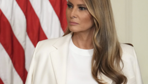 В Словении украли статую Мелании Трамп