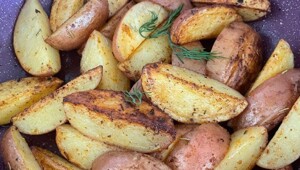 Девушка заказала килограмм картошки