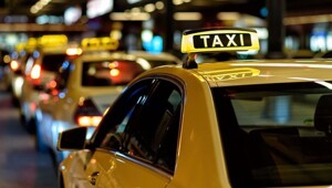 Названы 8 моделей автомобилей, которые допустят к работе в такси в России