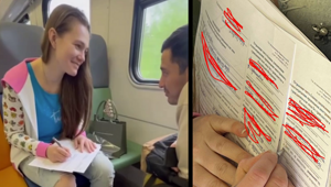 Девушка прямо в электричке заполняет за мигранта документы для постановки на учёт