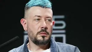"Артемий, завязывай уже воровать всё у всех!": студию дизайна Лебедева уличили в плагиате после публикации плаката ко Дню России