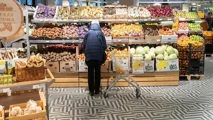 "Мы вам ответили, почему": Геннадий Зюганов зашёл в "Пятёрочку" и объяснил высокие цены на картошку