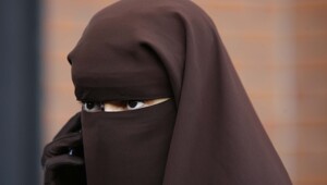 В Казахстане запретили скрывать лицо в общественных местах