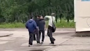 Подросток устроил драку и спустя сутки был депортирован в Азербайджан вместе с семьёй